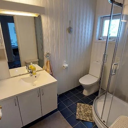 דירה Cozy Between Sea And Mountains